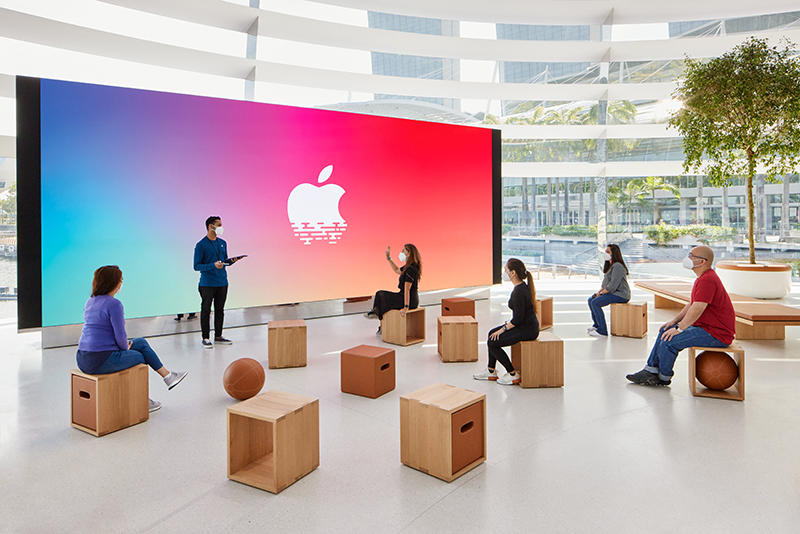 Apple's First Ever 'Floating' Store Opens Up in Singapore - News18