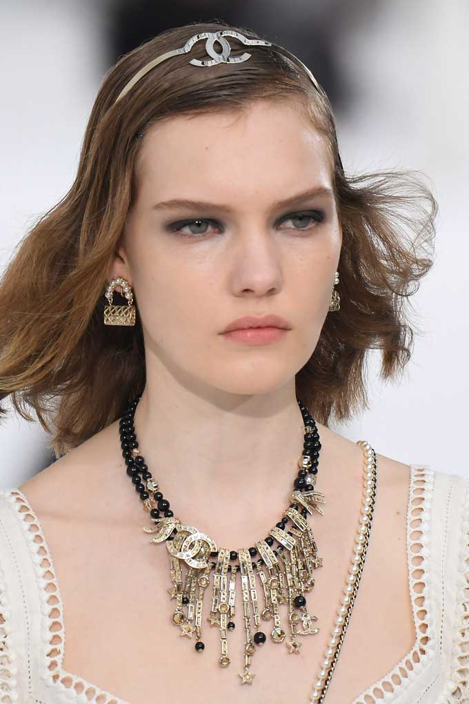 chanel ss21 earrings