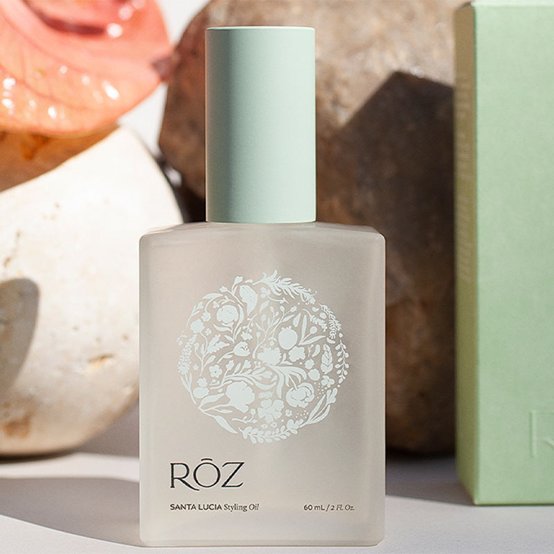 Perfect for all hair types, this mix of ultra-lightweight, uniquely beneficial plant-based oils includes restorative sunflower, strengthening argan, deeply moisturising olive, and scalp-loving jojoba