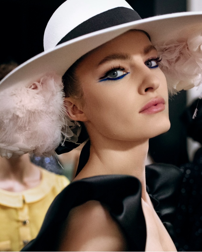 Chanel backstage beauty haute couture fall winter 2021