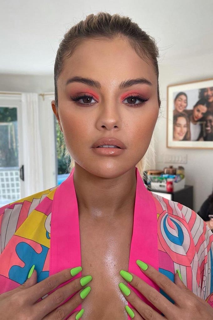 Selena Gomez, summer nail trends 2021