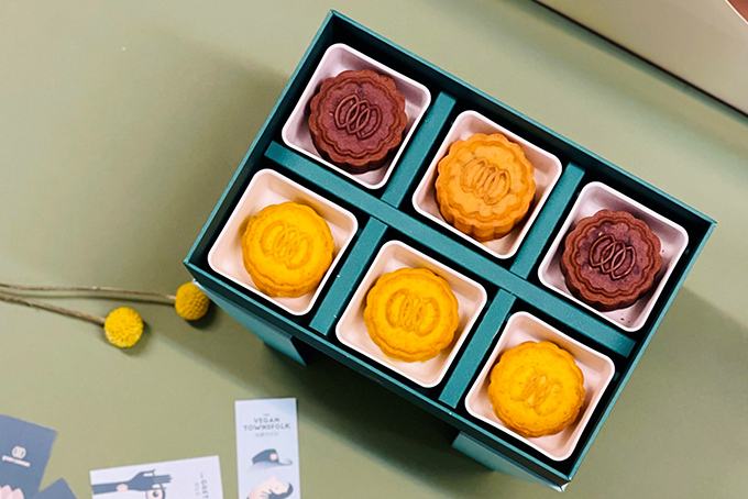 Green Common mooncakes