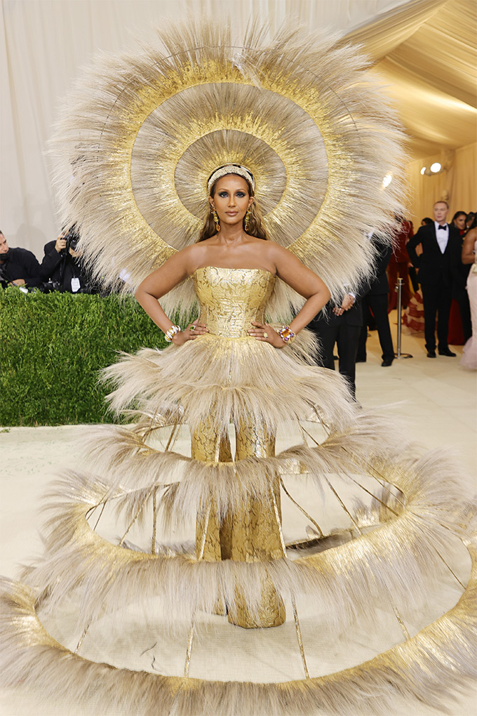 Addison Rae's Met Gala 2022 Outfit Took Over 350 Hours to