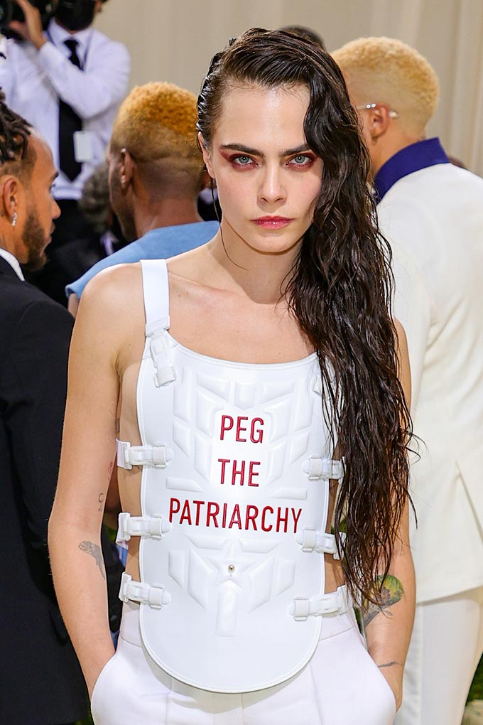 Met Gala 2021 Cara Delevigne wet hair