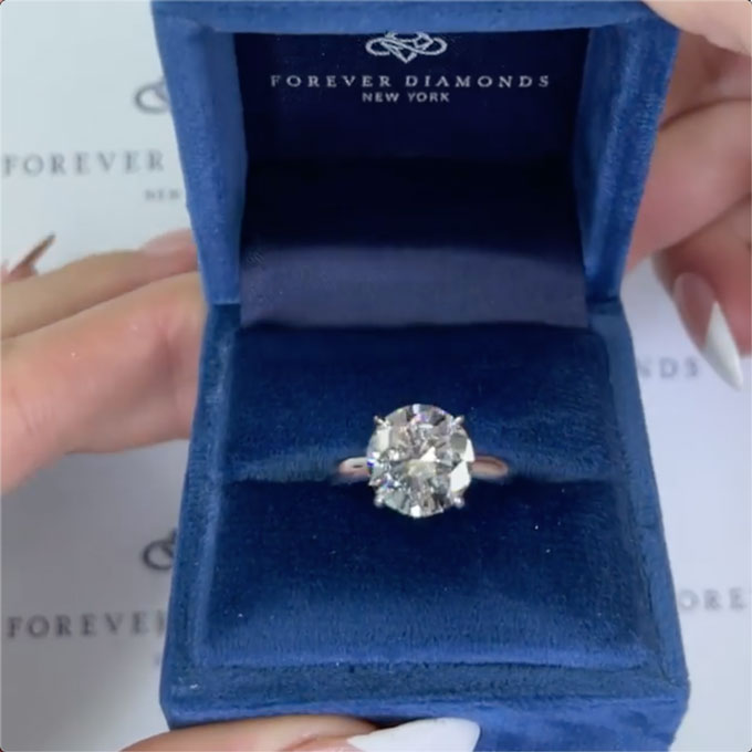 Britney Spears engagement ring in box