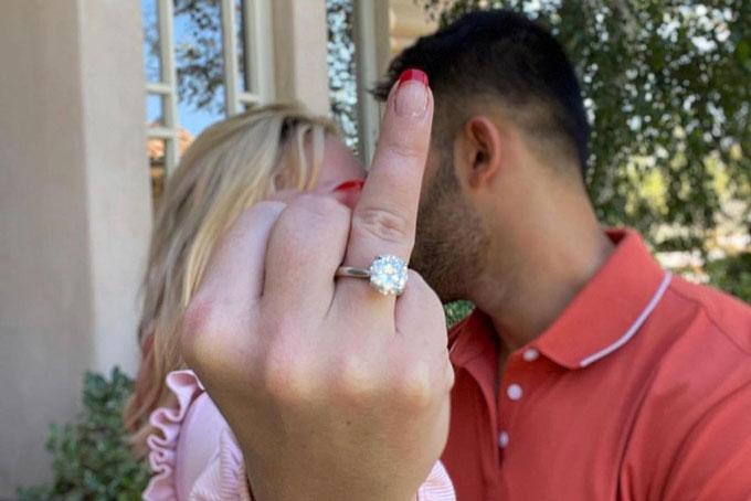 Britney Spears engagement ring fb