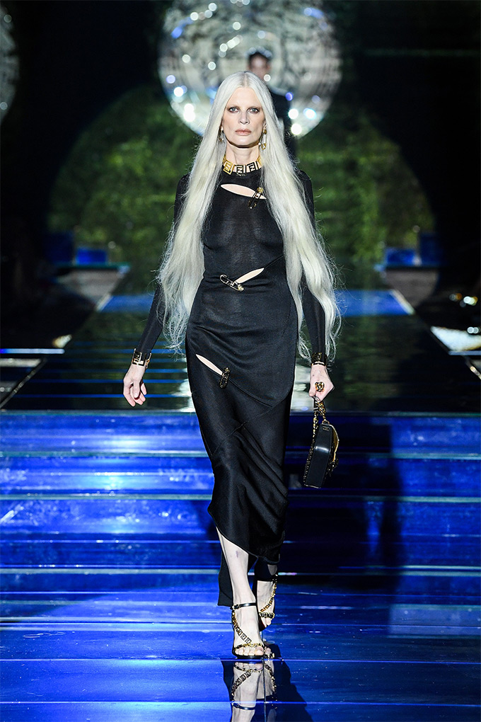 How Do You Say Fendace? Kate Moss, Naomi Campbell, and More Step Out in  Versace and Fendi's Runway Collaboration