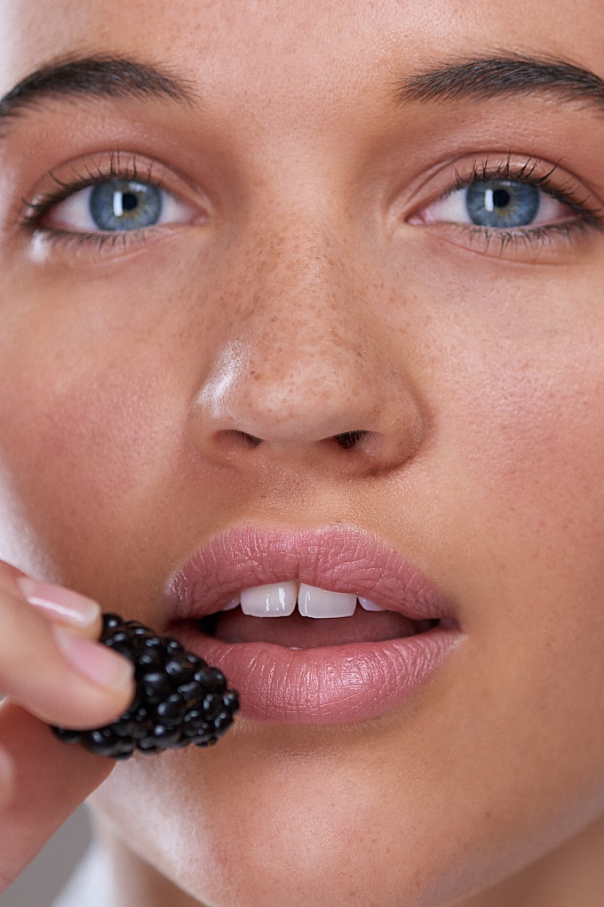 Vogue Singapore 2022 - beauty wellness body eating healthy nutritionist tips