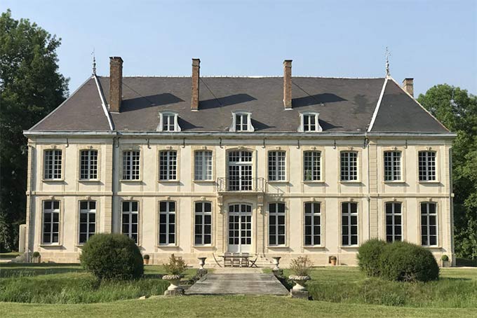 Karl Lagerfeld chateau