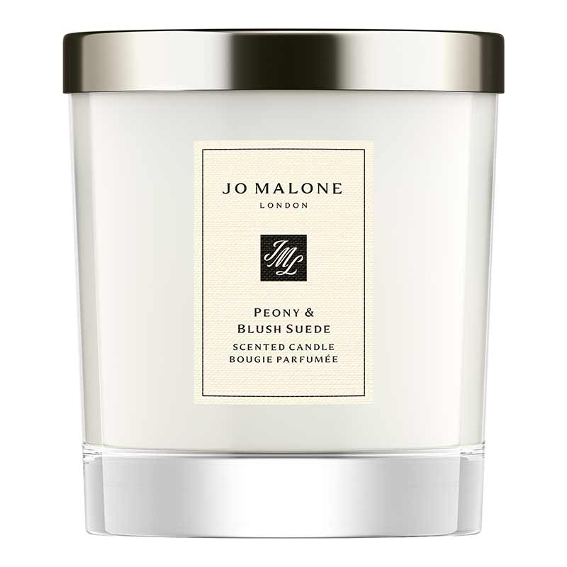 Visit Jo Malone London's pop-up at ION Orchard L1 Atrium. Available till 8 May 2022, the event offers an onsite personalisation service, where a resident artist will provide gift box calligraphy or product engraving for your gifts to mama