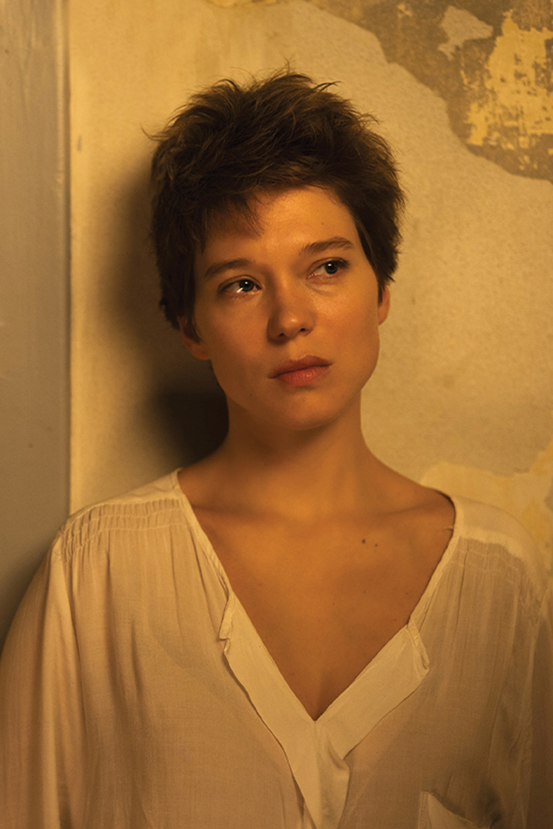 Crimes of The Future starring Léa Seydoux and Kristen Stewart