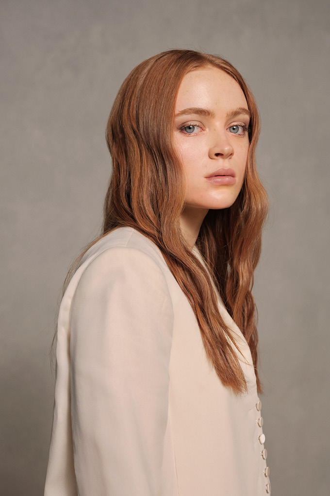 sadie-sink-is-all-grown-up-and-ready-to-enter-the-upside-down