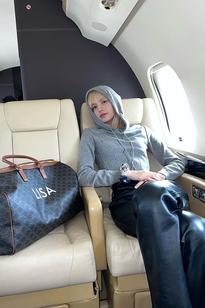 lisa flight face feature