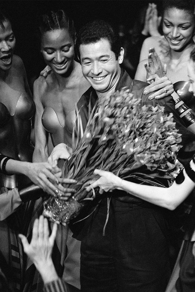 未使用品レベル　ISSEY MIYAKE  Me 可愛くエッジーなブラウス The most unforgettable looks from Issey Miyake over the years