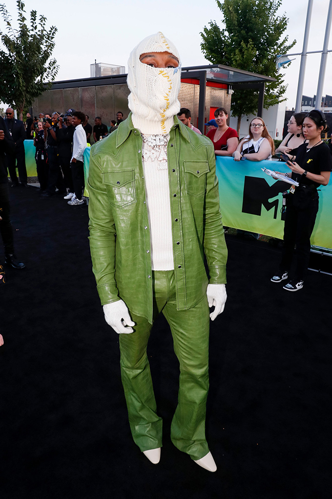 MTV VMAs 2022: Fashion—Live From the Red Carpet