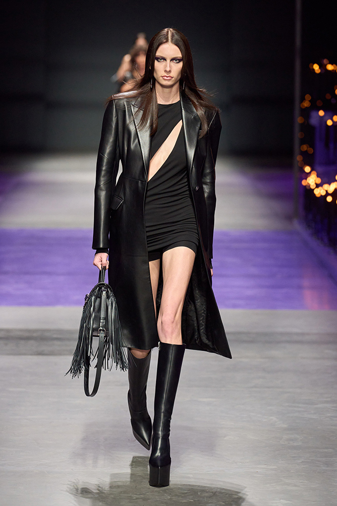 Versace Spring 2023 Ready-to-Wear Fashion Show, Vogue