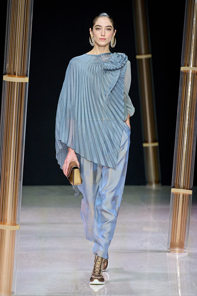 Vogue s best looks from the Giorgio Armani spring summer 2023 show