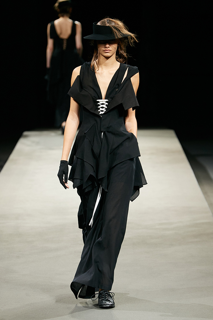 Vogue’s best looks from the Yohji Yamamoto spring/summer 2023 show