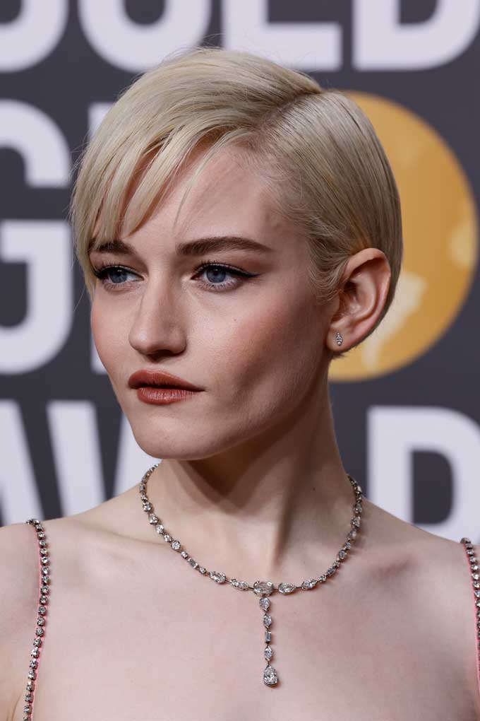 Golden Globes jewellery Julia Garner