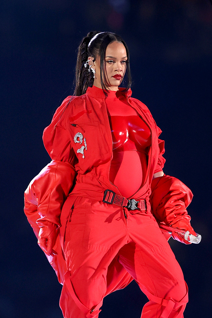 Rihanna Superbowl Beauty Look
