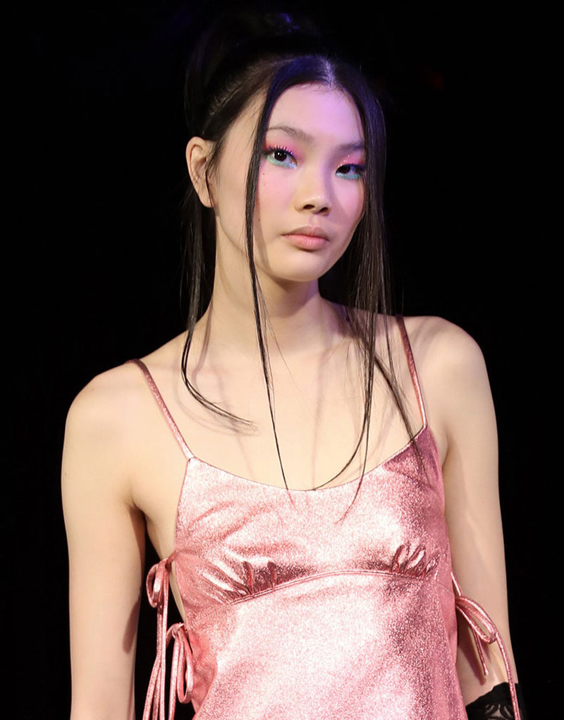 runway beauty trends anna sui