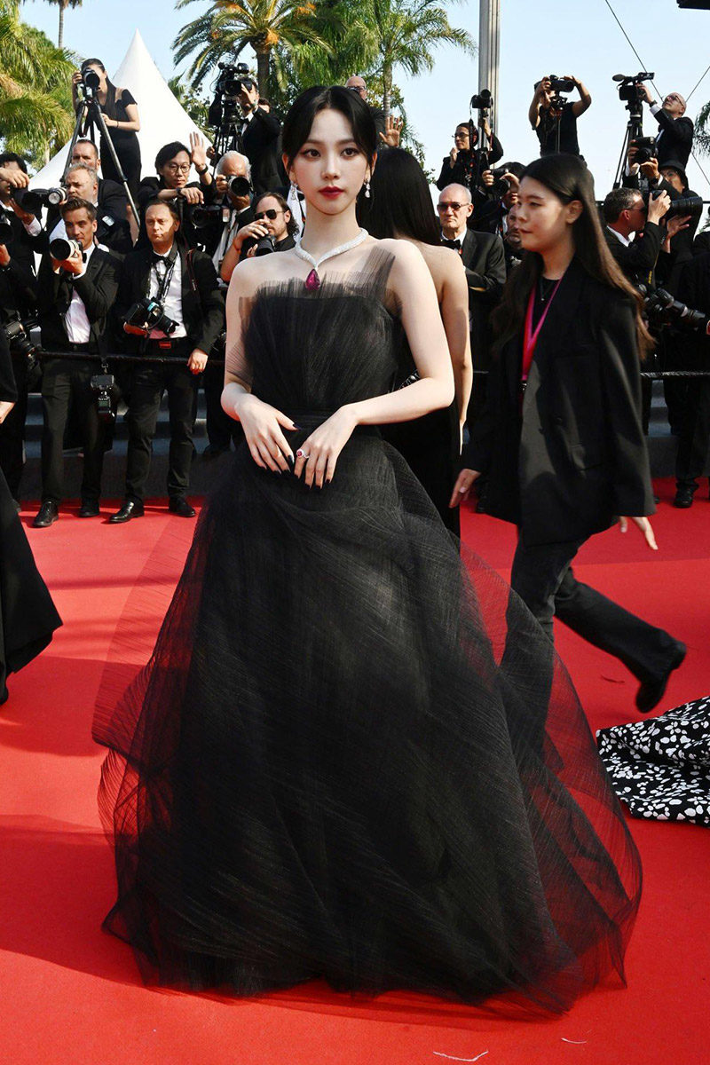 Vogue France on X: Red carpet rule breaker 💥 At the Cannes Film