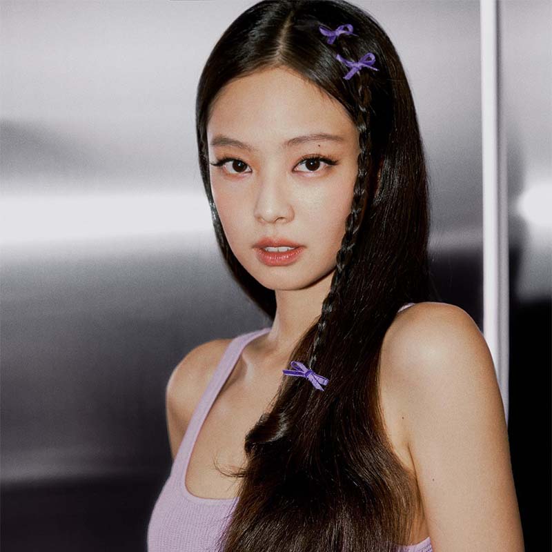 BLACKPINK's Jennie shows off her splended beauty wearing a simple