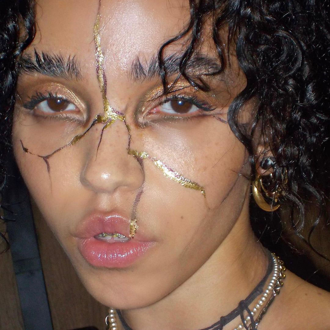 These bedazzled tooth gems are autumn's hottest Y2K accessory