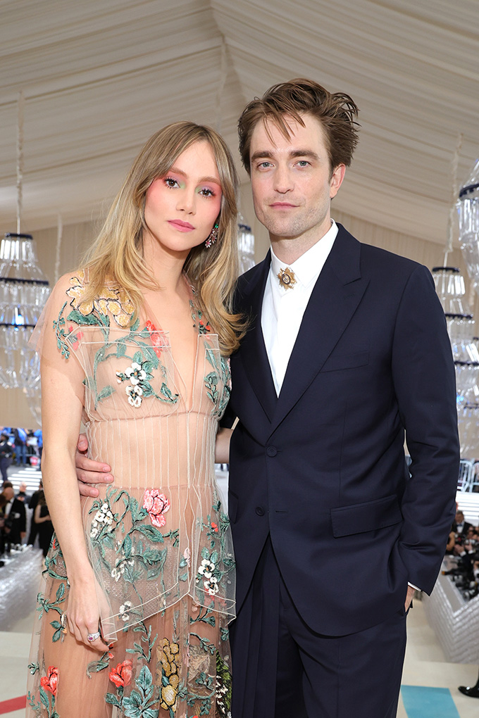 suki waterhouse robert pattinson