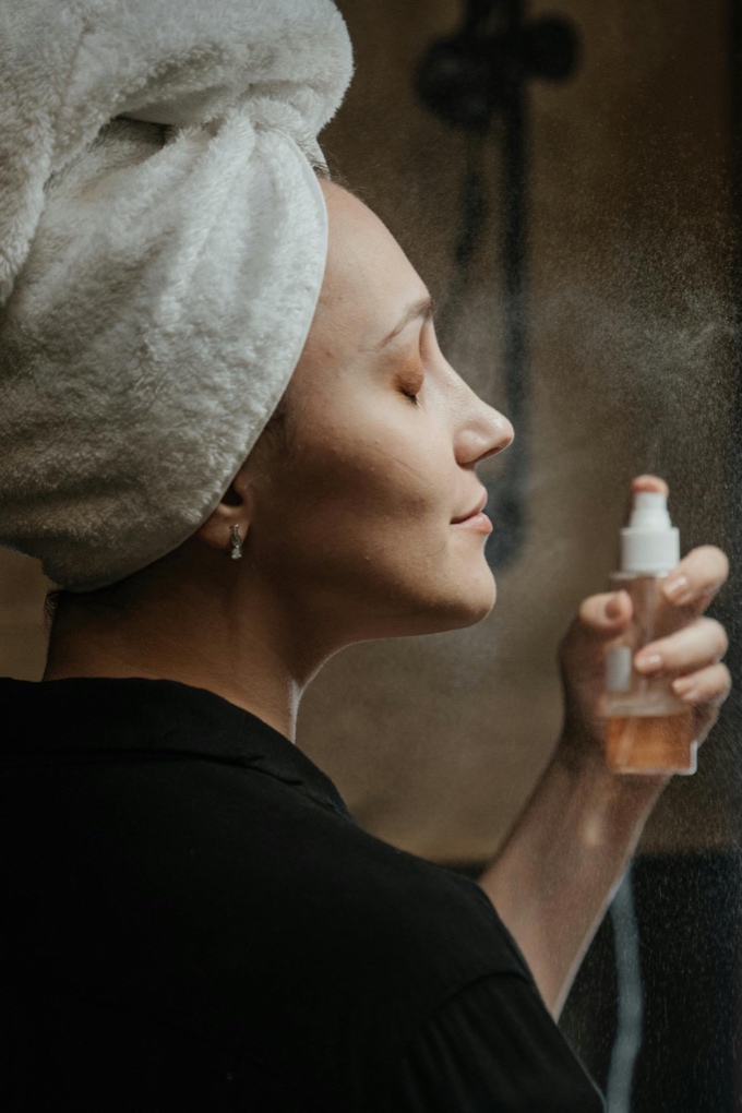 setting spray and setting powder