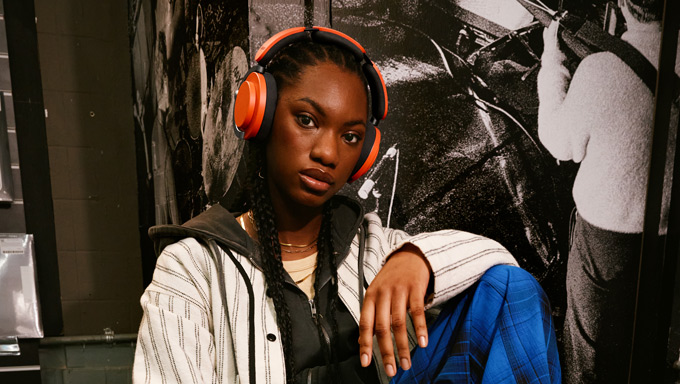 Dyson OnTrac ワイヤレスイヤホン 美品 Amazon.com: Dyson OnTrac™ Headphones, CNC Copper : Home & Kitchen