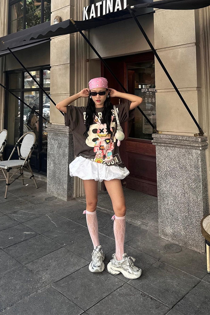 Graphic Tees: Your Ticket to Effortless Style