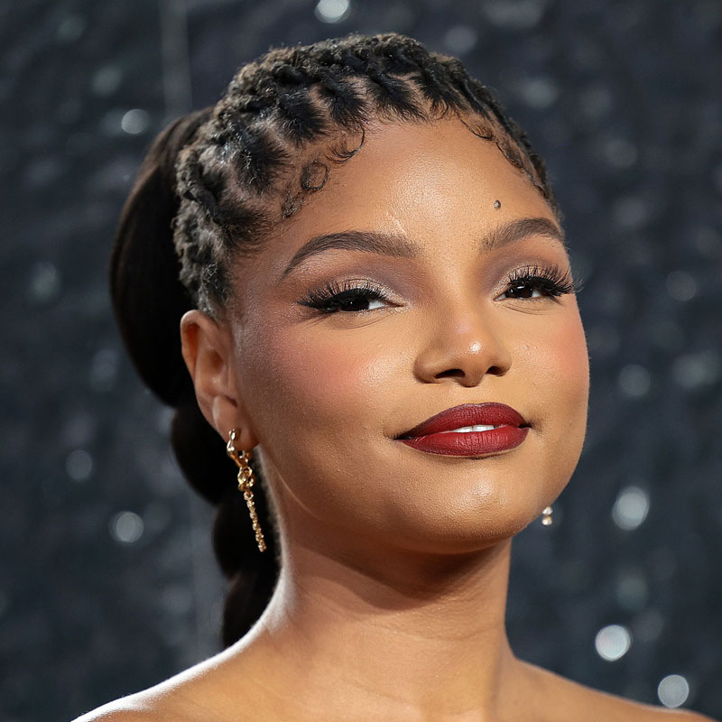 Halle Bailey at the 2024 VMAs black carpet.