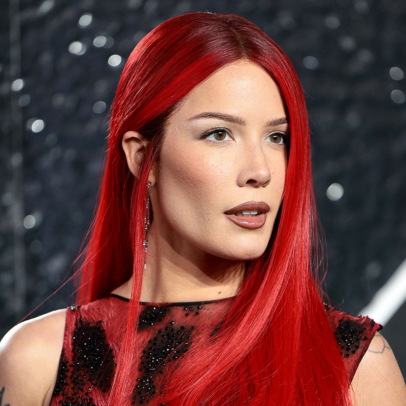 Halsey at the 2024 VMAs black carpet.
