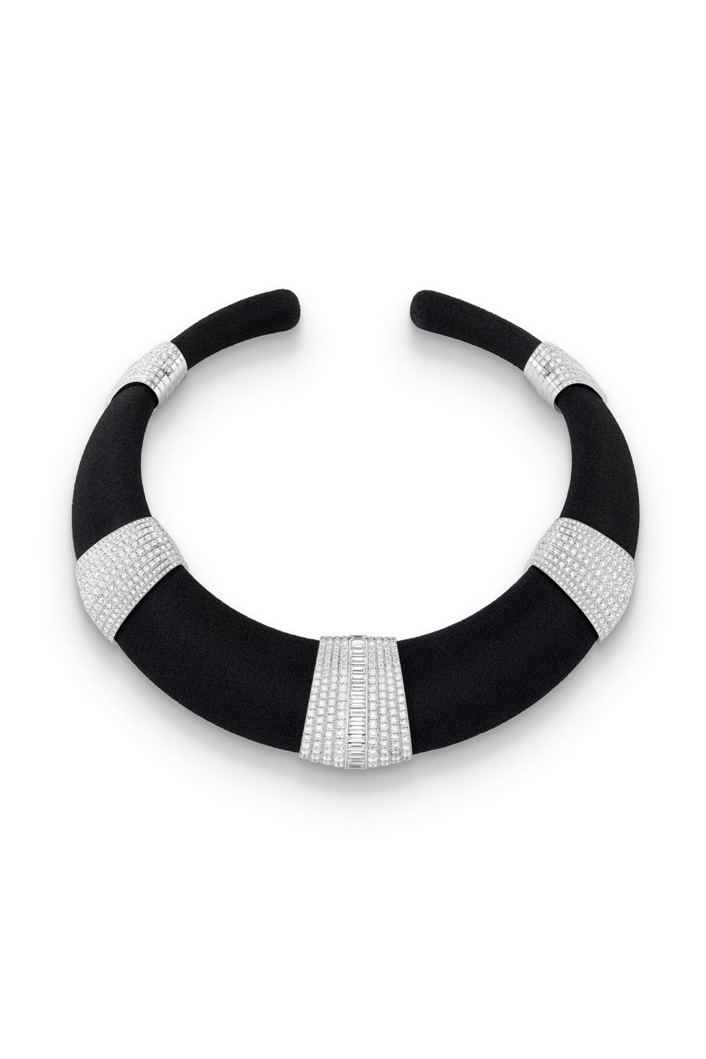 sable noir necklace boucheron