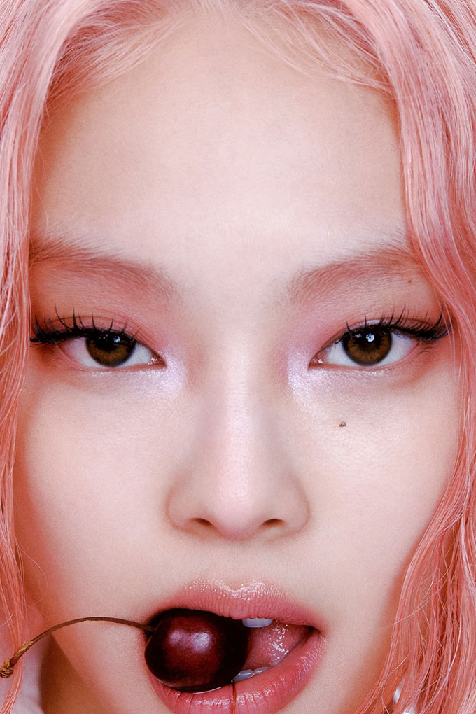Every irresistible make-up look from Jennie's 'Mantra' MV that you