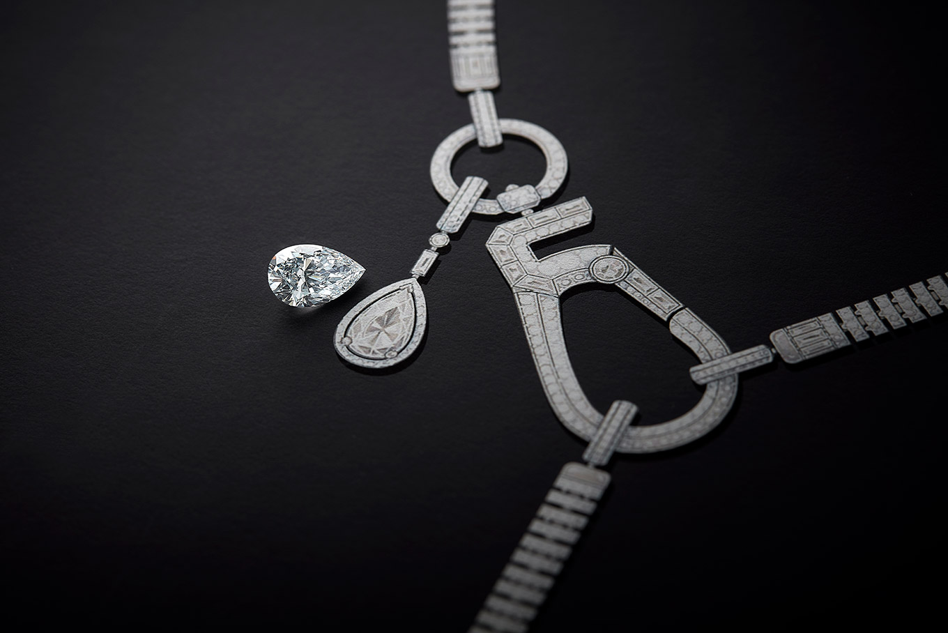 chanel sporty 5 diamond necklace