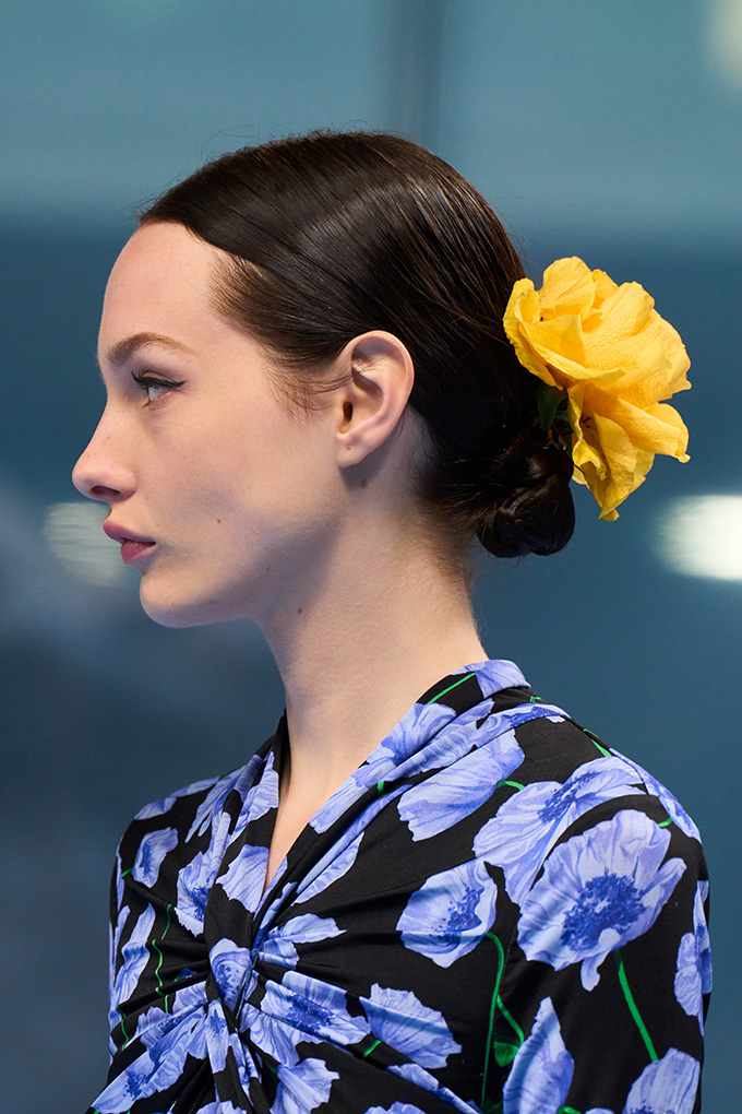 Carolina Herrera hair