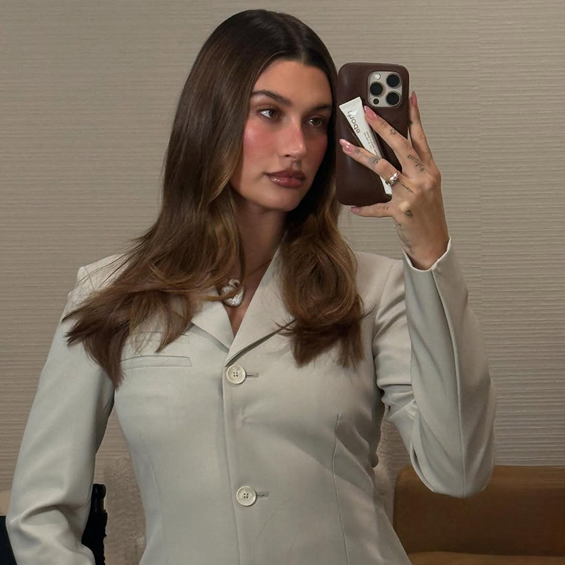 Hailey Bieber hair