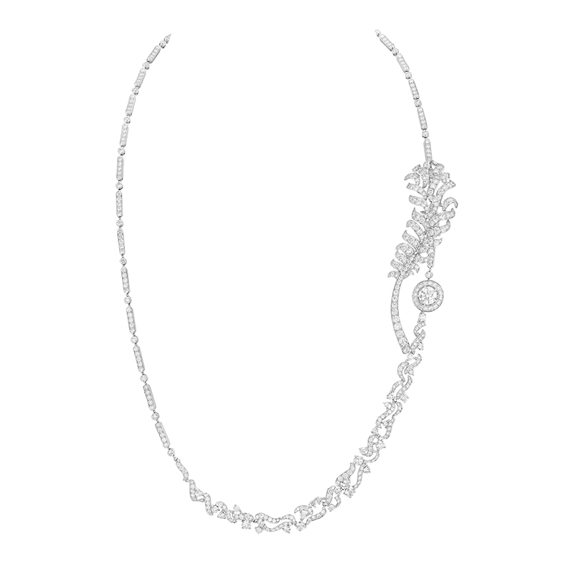 plume singuliere de chanel necklace