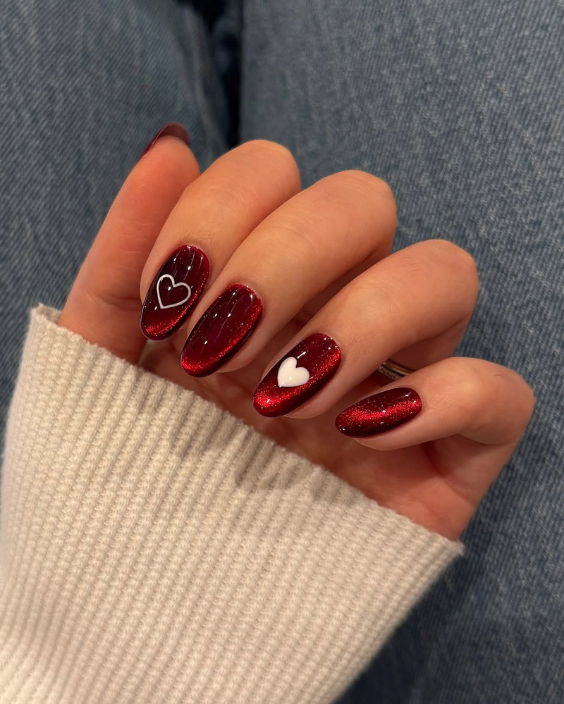 Classic red nails Valentine's day