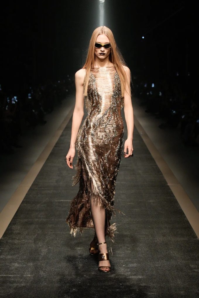 Vogue's best looks from the Versace fall/winter 2025 show