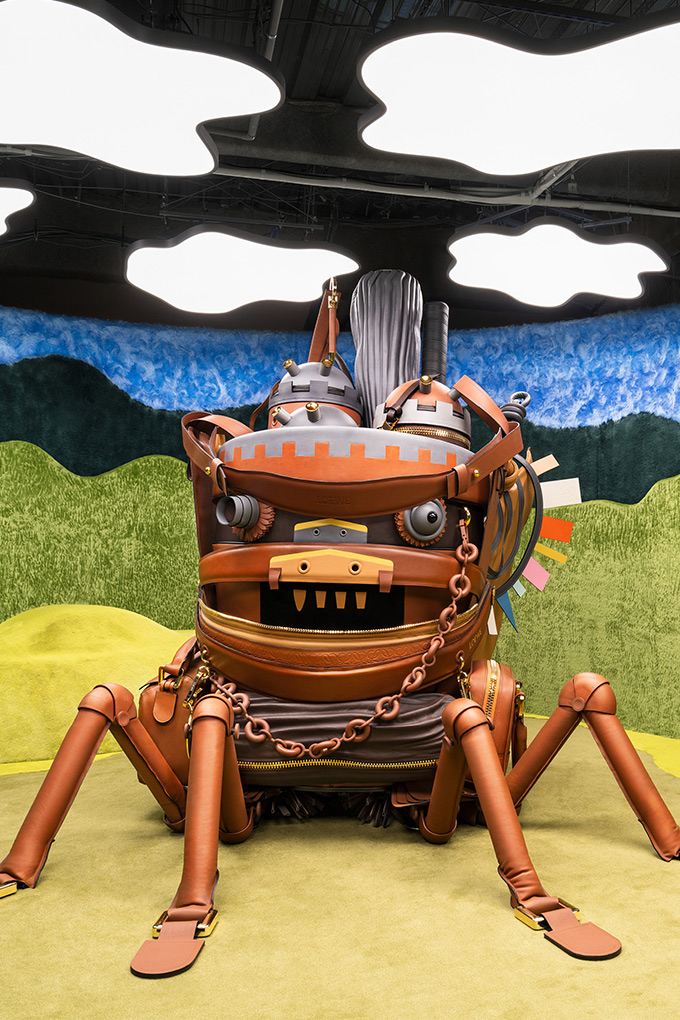 【非売品】LOEWE CRAFTED WARLD展 写真集 Art beyond borders: Loewe's 'Crafted World' exhibition is an