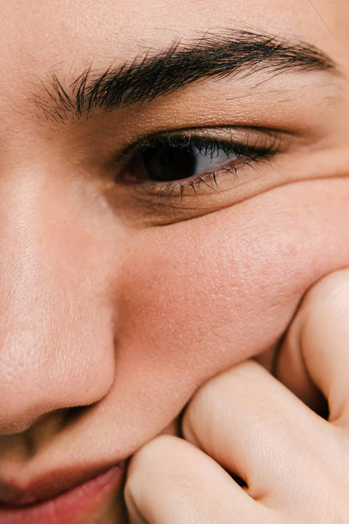aesthetic treatment around eyes