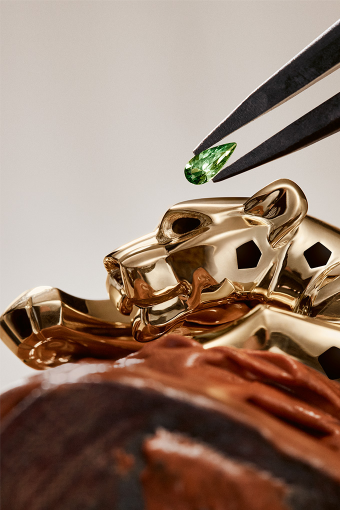 cartier panthere bangle watch detail savoir faire