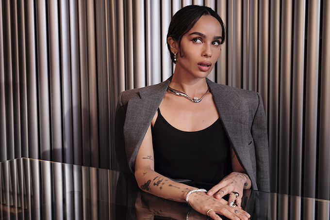 zoe kravitz torque necklace jessica mccormack