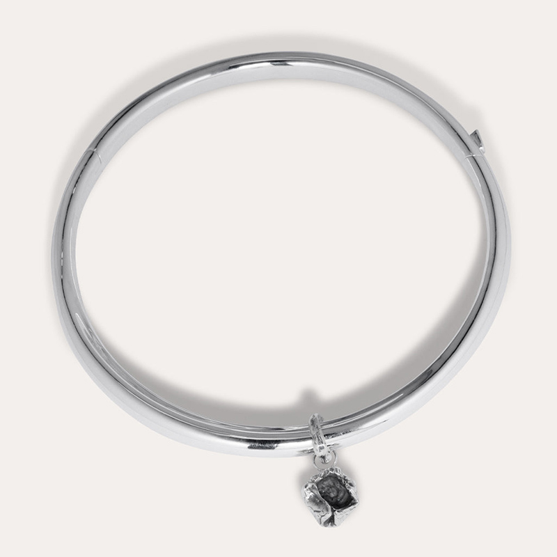 completedworks torque necklace
