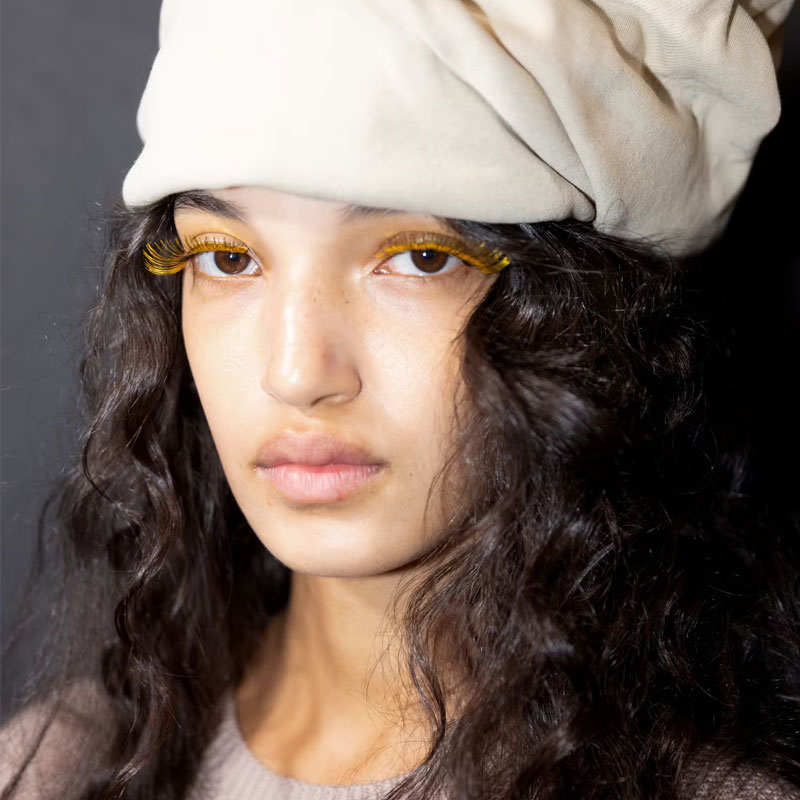 Moschino Tinsel eyelash look
