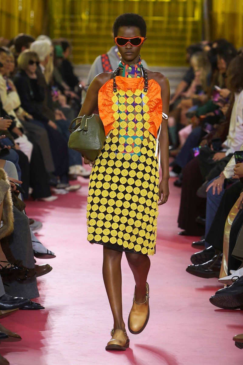 Miu Miu 3L スーツ MIU-MIU_SS26_LOOK-41-800x1200.jpg