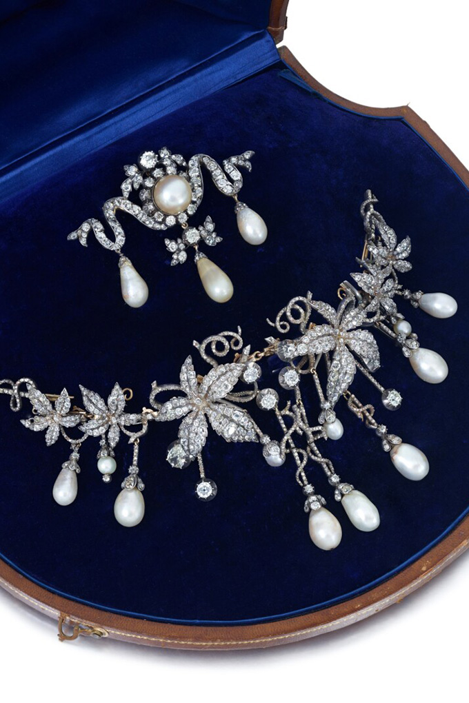 sothebys natural pearl hair ornament